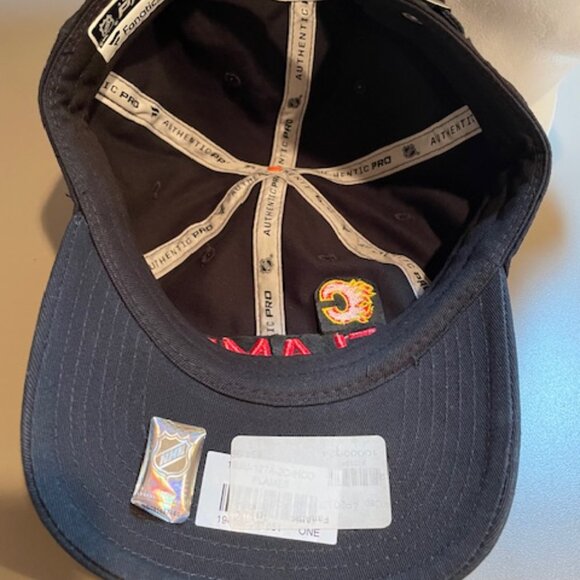 Calgary Flames Hockey Fanatics Pro New with Tags Adjustable Cap - Picture 4 of 5
